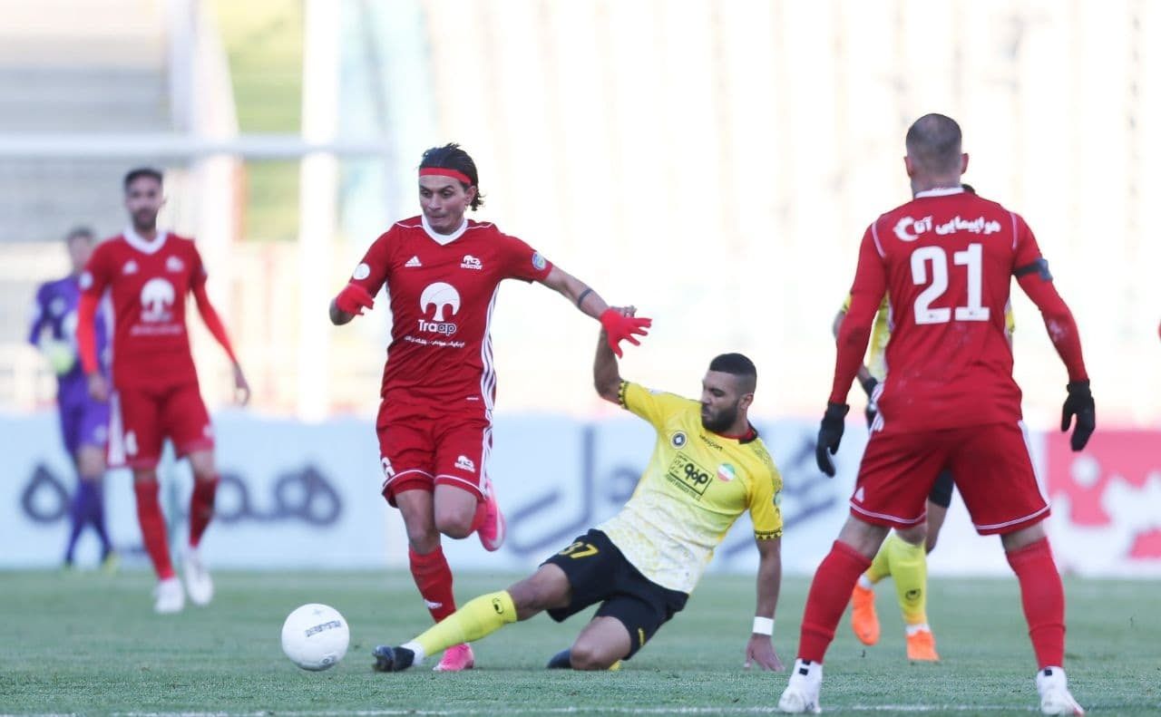 موتور تراکتور در سرمای تبریز یخ زد/ اولین باخت منصوریان برابر سپاهان