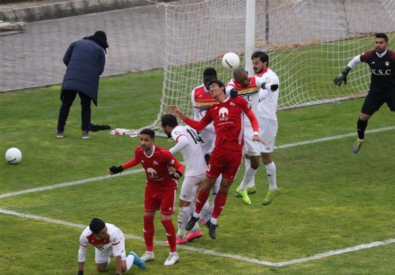 زور تراکتور به فولاد نرسید/ منصوریان در نزدیکی درهای خروج!