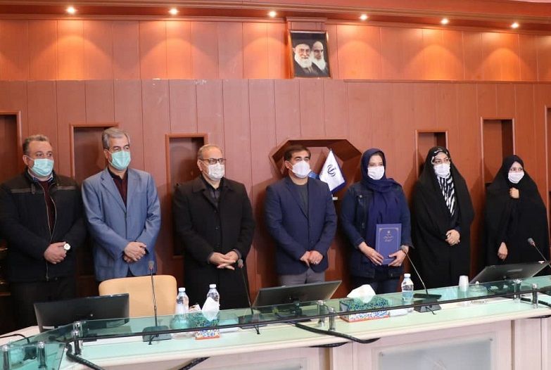 تجلیل اداره کل ورزش و جوانان استان از بانوی رکورددار تبریزی