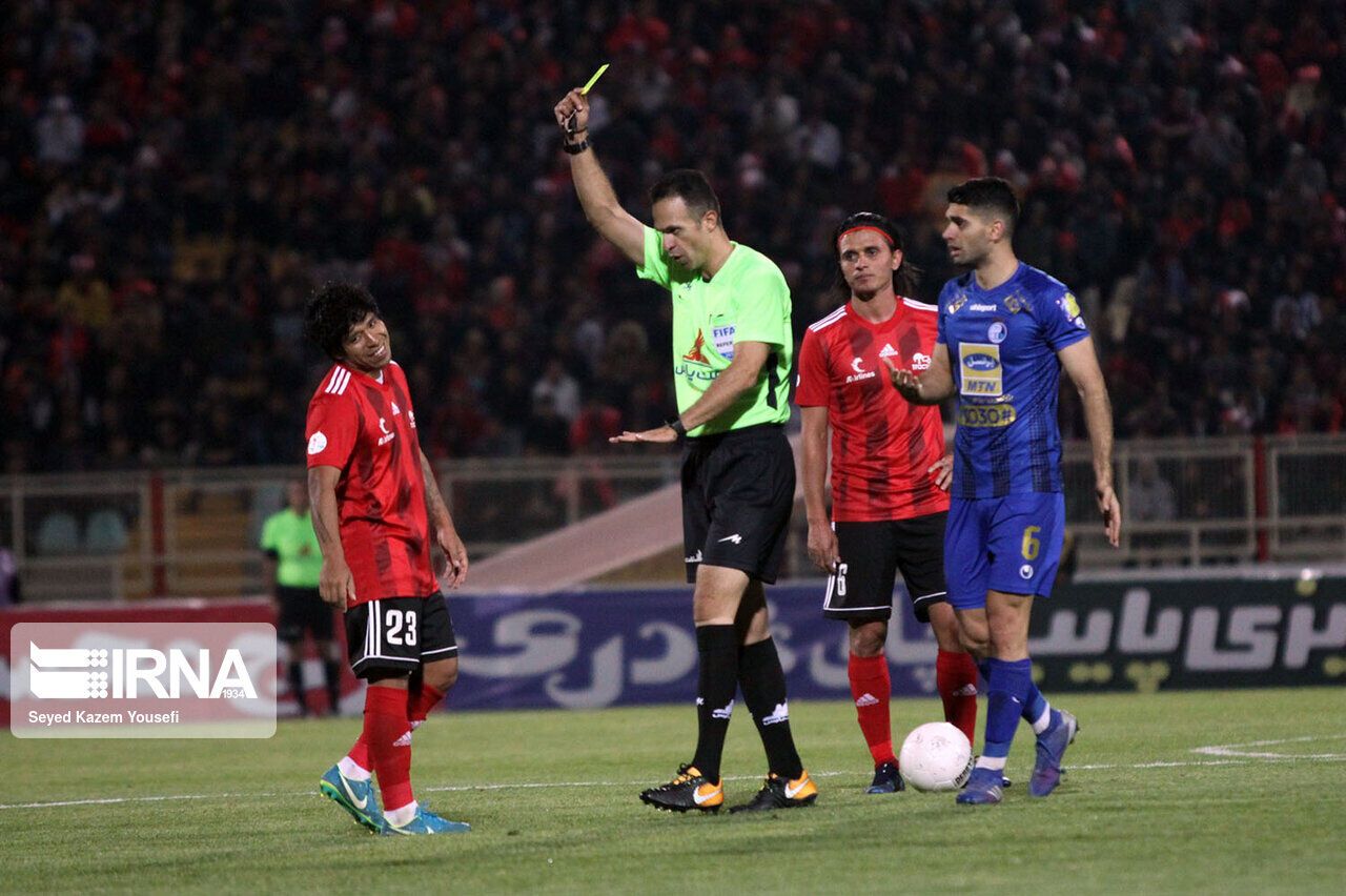 انتخاب داور تکراری برای بازی تراکتور – استقلال