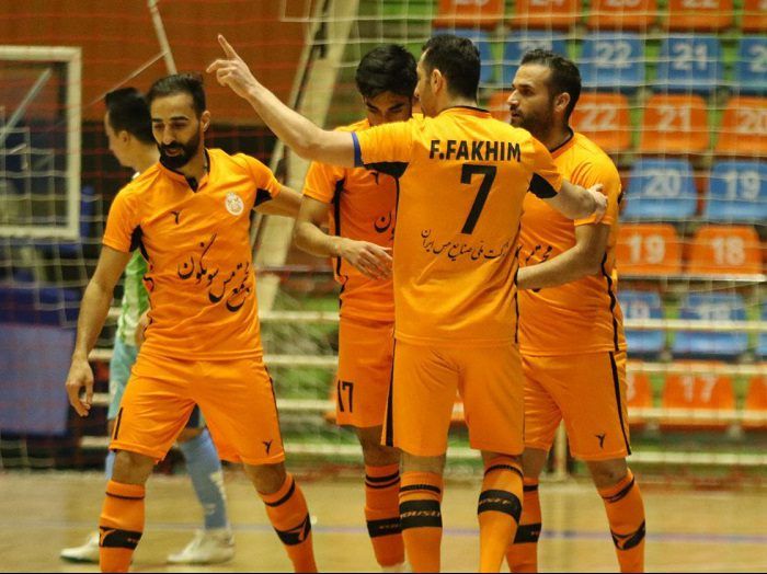 جشنواره گل مدافع قهرمانی/ مس میهمانش را 6 تایی کرد