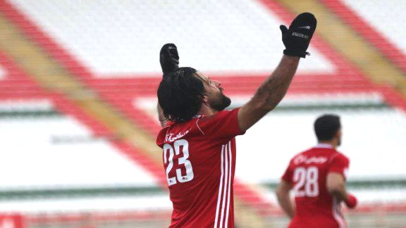 بدشانسی مهاجم تراکتور در خلق سوپرگل + فیلم