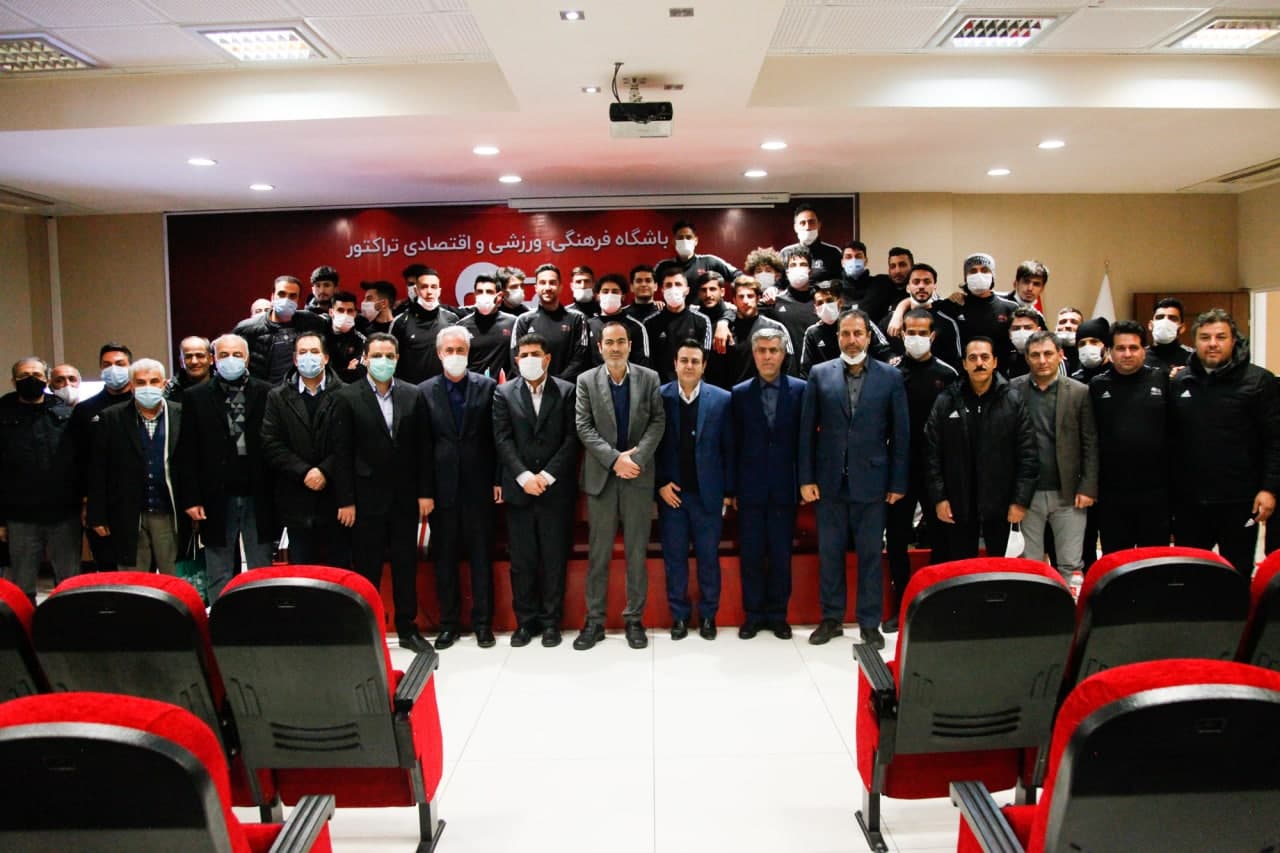 حضور استاندار آذربایجان‌شرقی در باشگاه تراکتور