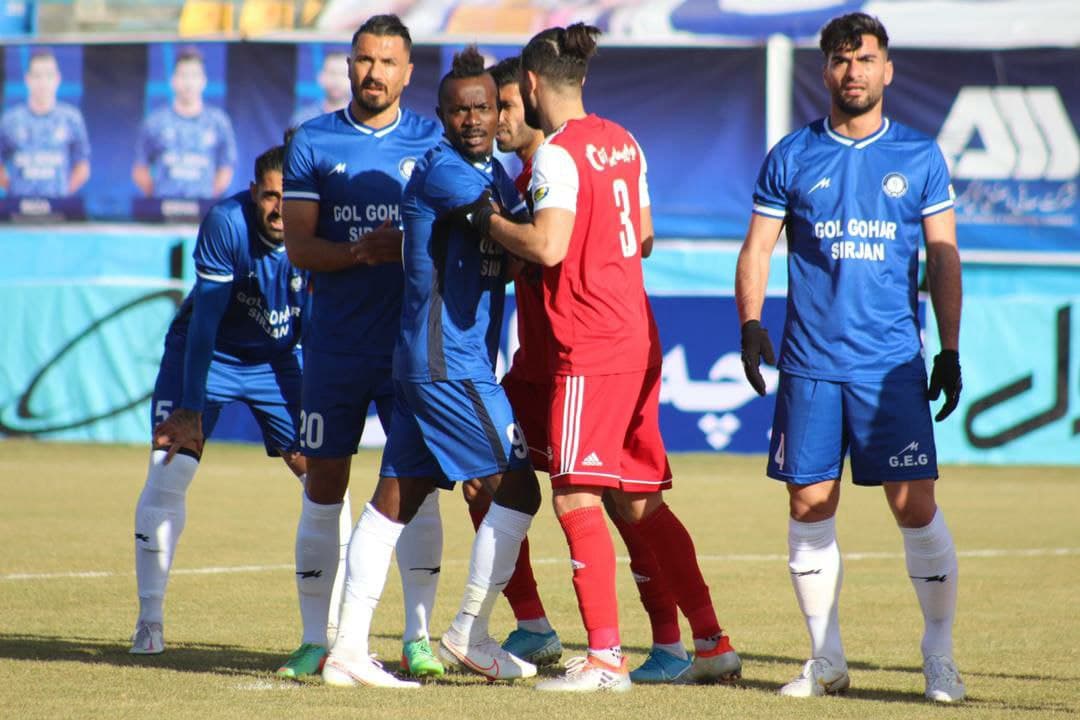 درگیری شدید بازیکنان در پایان بازی/ مهری و سهرابیان اخراج شدند