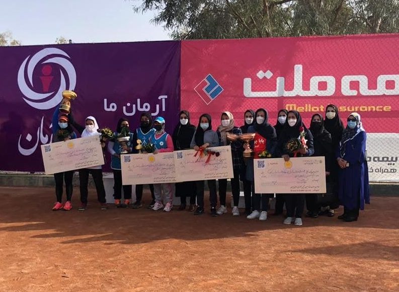 بانوان تنیس‌باز تبریزی به مقام سوم کشور دست یافتند