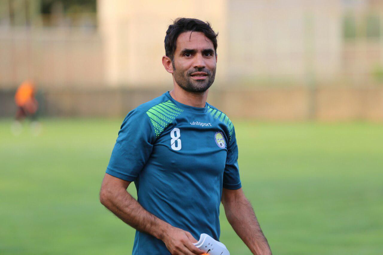 انتقاداتم فقط برای کمک است/ اگر دشمن تراکتور هستم پس حتما اشتباهی بودم!