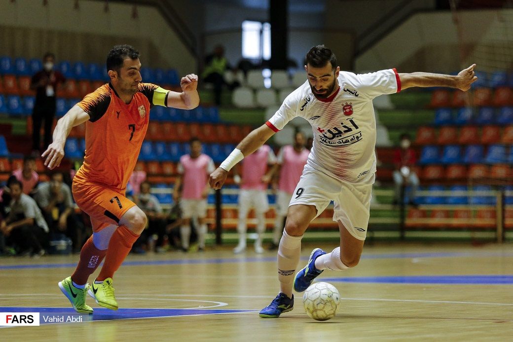 شکست ناباورانه مدافع قهرمانی در زمین بی‌طرف/ گیتی روی سر مس خراب شد!