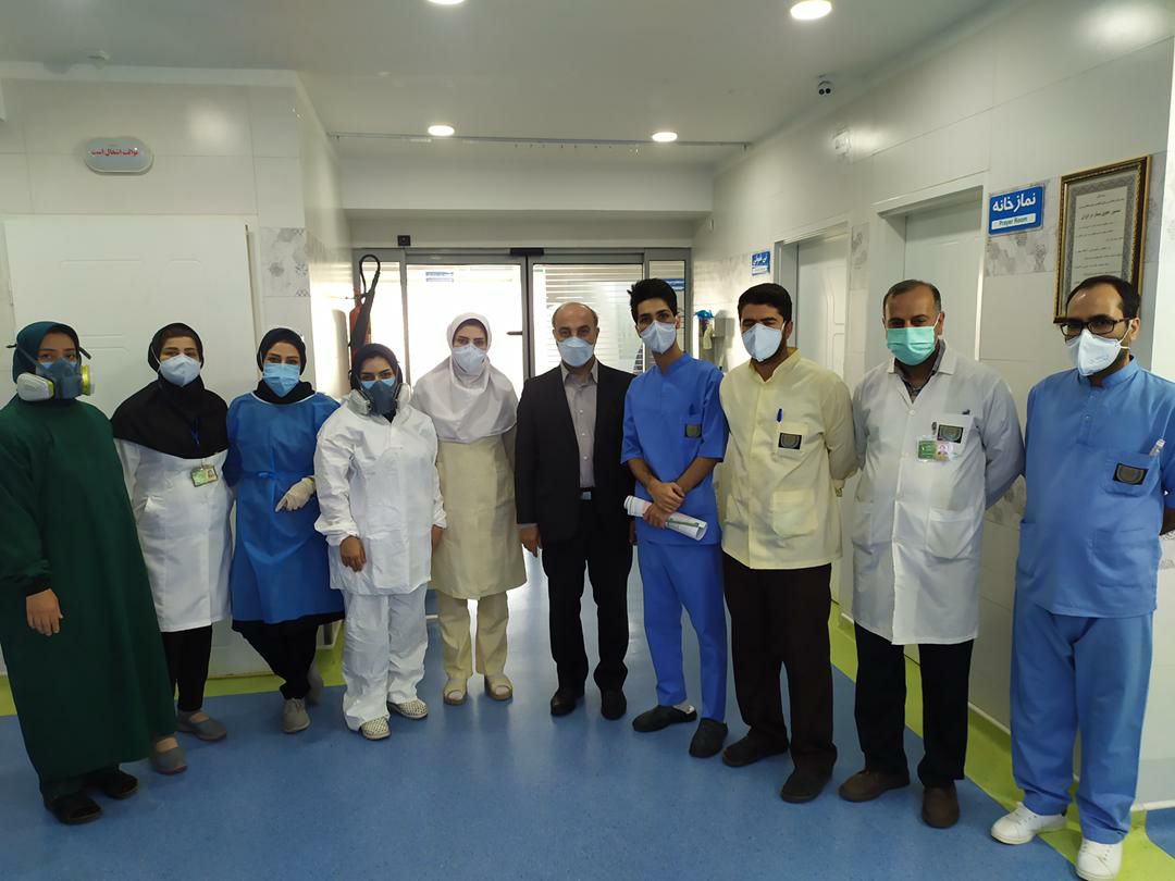 تجلیل رئیس دانشگاه علوم پزشکی از مدافعان سلامت بیمارستان شهید محلاتی تبریز