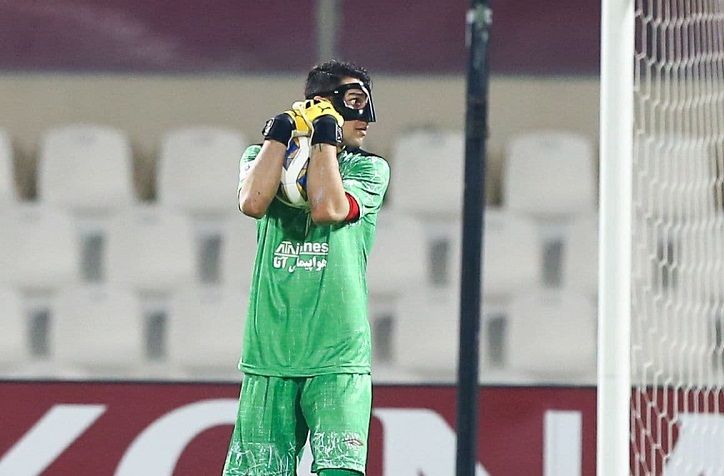 سنگربان تراکتور بهترین بازیکن میدان شد