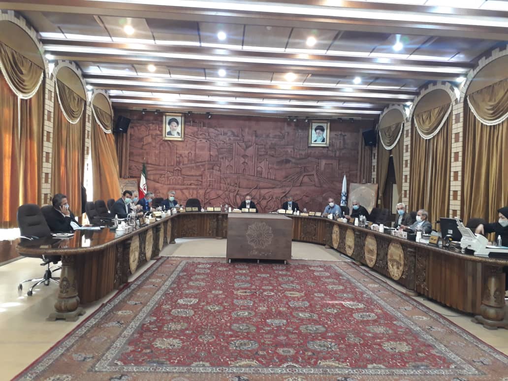 فرصت طلبی مدیران و استخدام‌های فامیلی/ هشدار به منتخبین شورای ششم