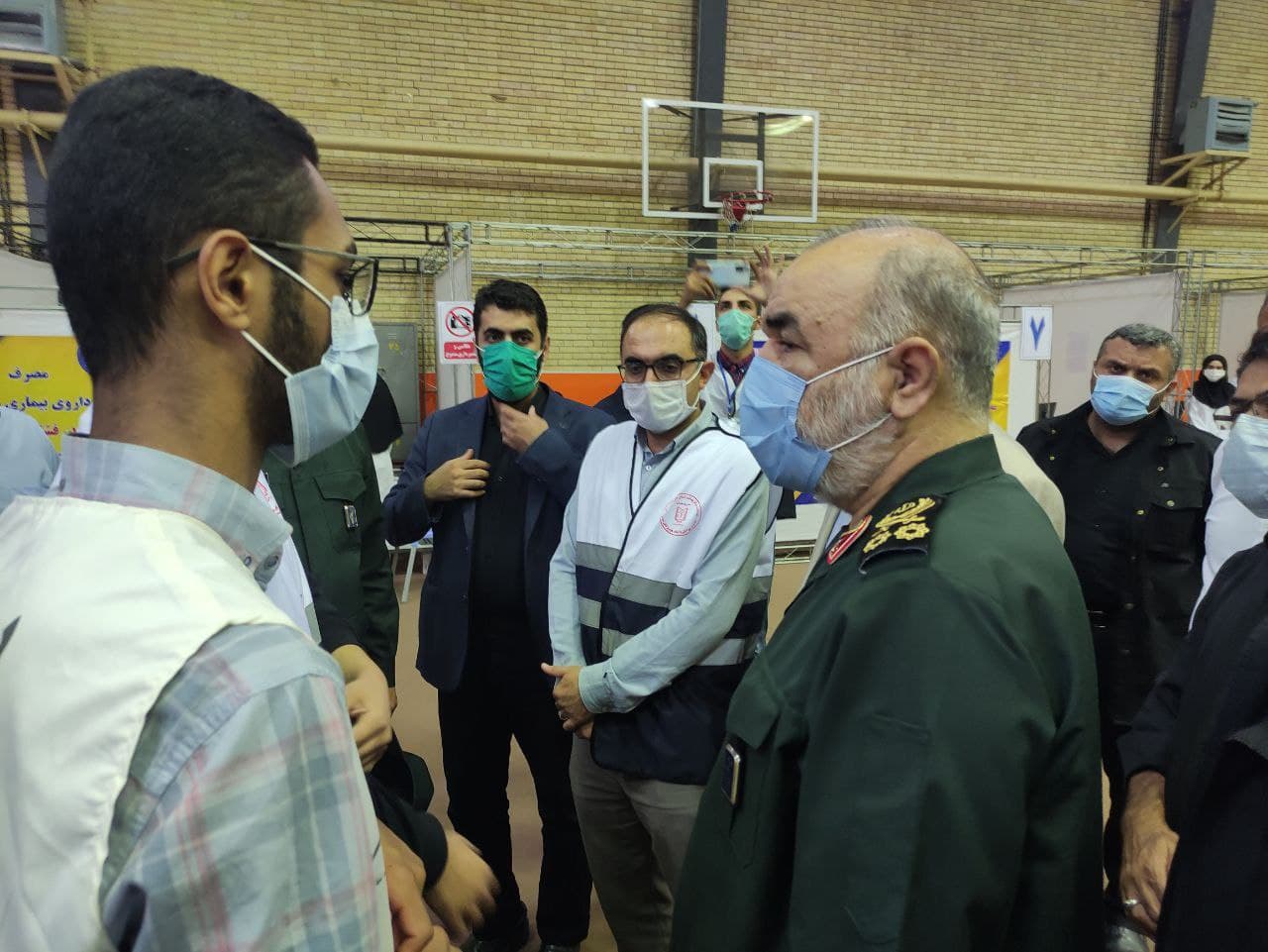 بازدید فرمانده کل سپاه از مرکز واکسیناسیون “ساری زمی” تبریز + تصاویر