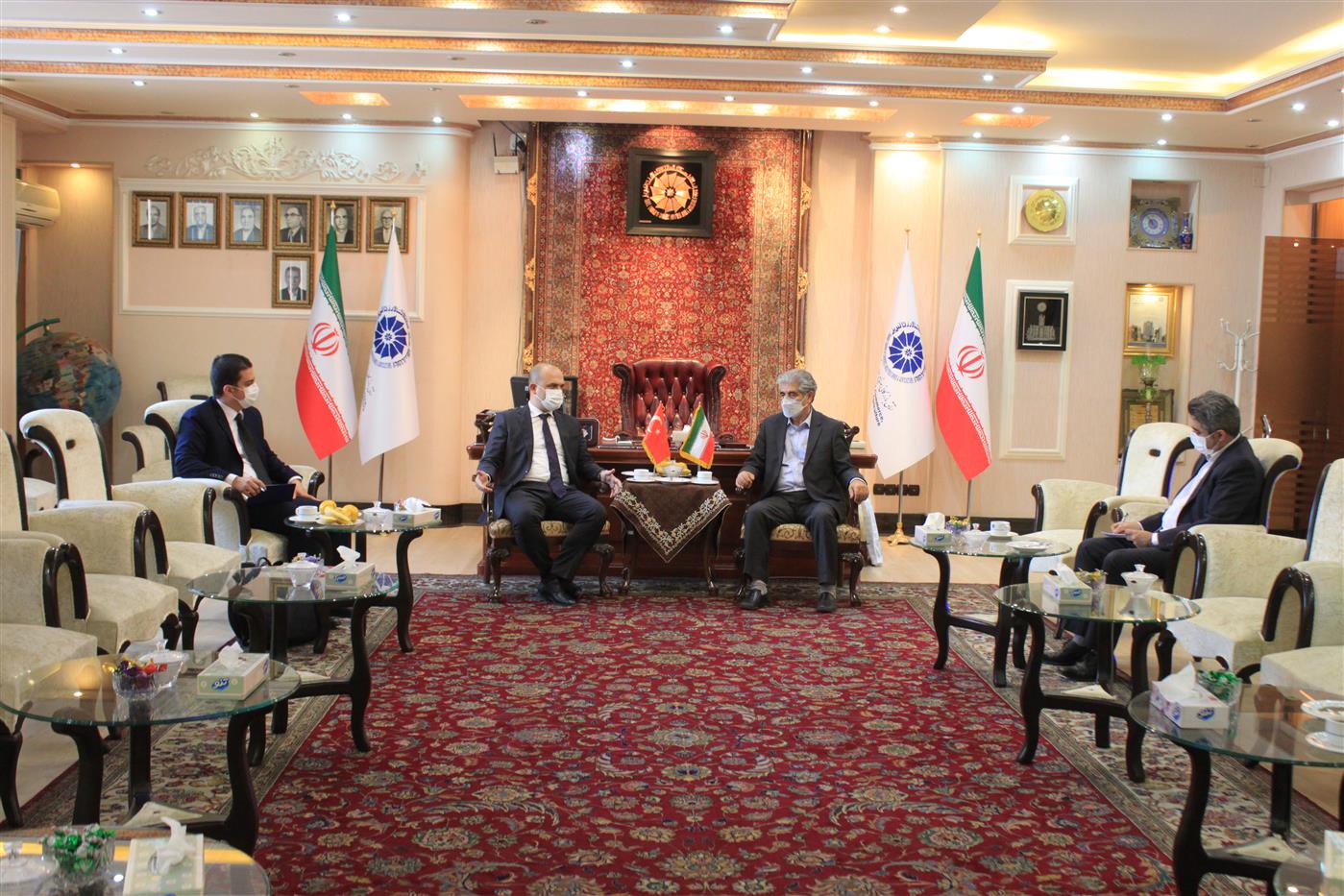 نقل و انتقال پول، مهمترین مشکل بین دو کشور/ برنامه ریزی بلند مدت برای تجارت دوجانبه