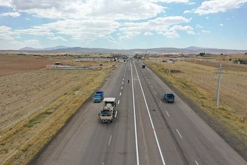 اجرای روکش آسفالت ۱۲۱ کیلومتر از راه های استان آذربایجان‌شرقی