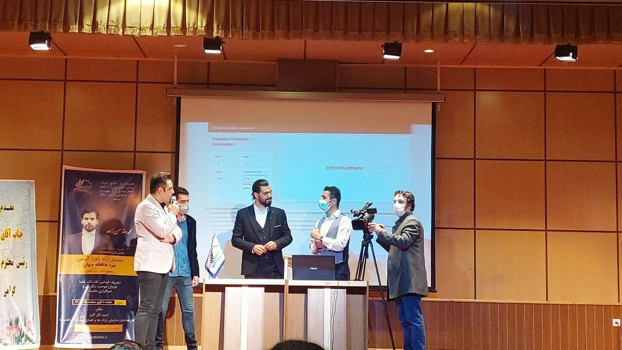 رکورد حفظ اعداد در یک دقیقه توسط جوان تبریزی شکسته شد