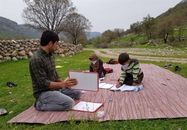 تدریس با طعمِ محرومیت معلمان/خالص دریافتی یک سال 1 میلیون تومان است!