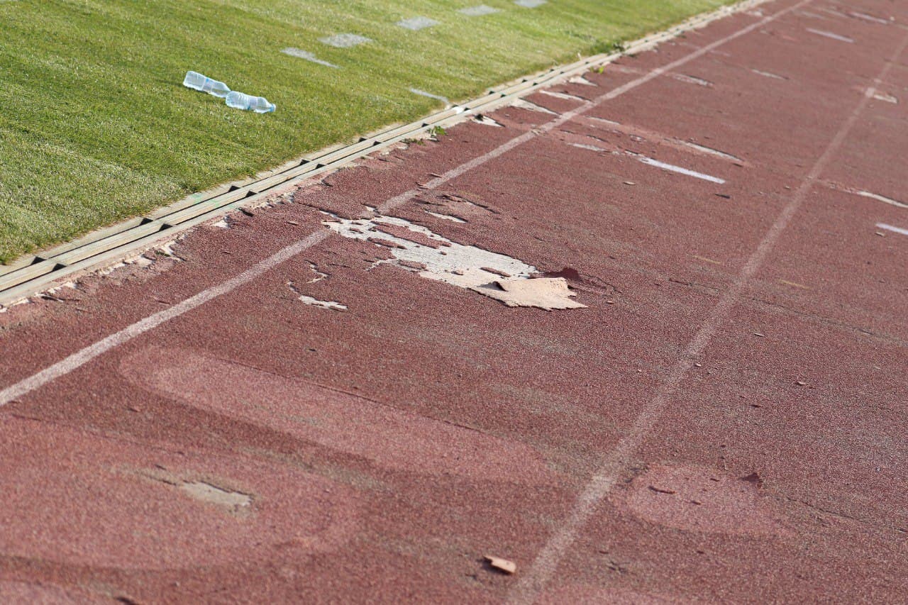 وضعیت نامناسب ورزشگاه یادگار امام ره تبریز + تصاویر