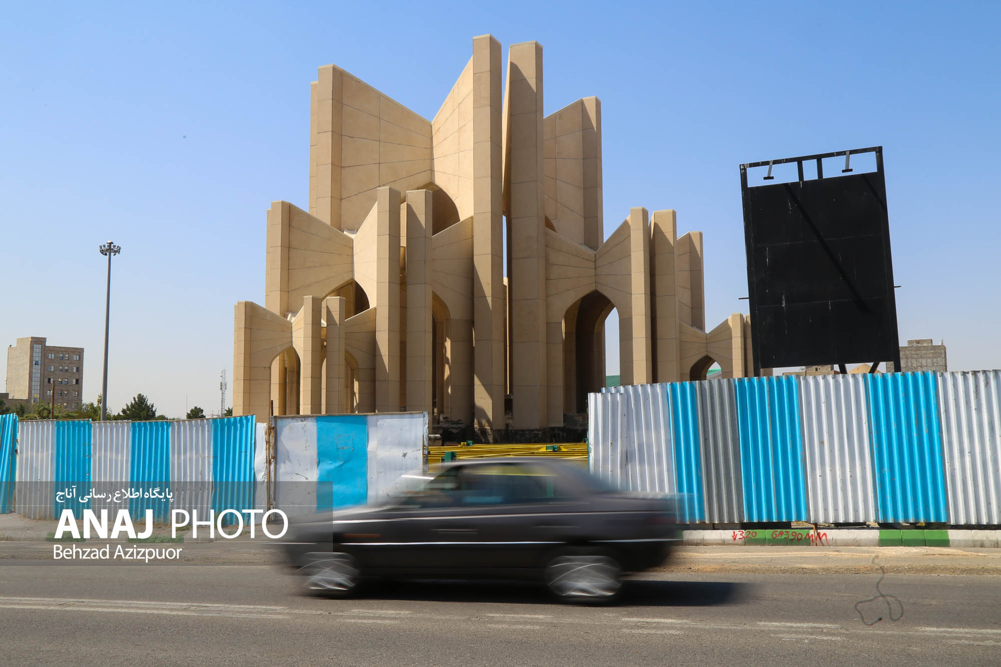 پروژه‌ای که با پاسکاری به سرانجام نرسید/ بلاتکلیفی مقبره الشعرا بعد از 18 سال