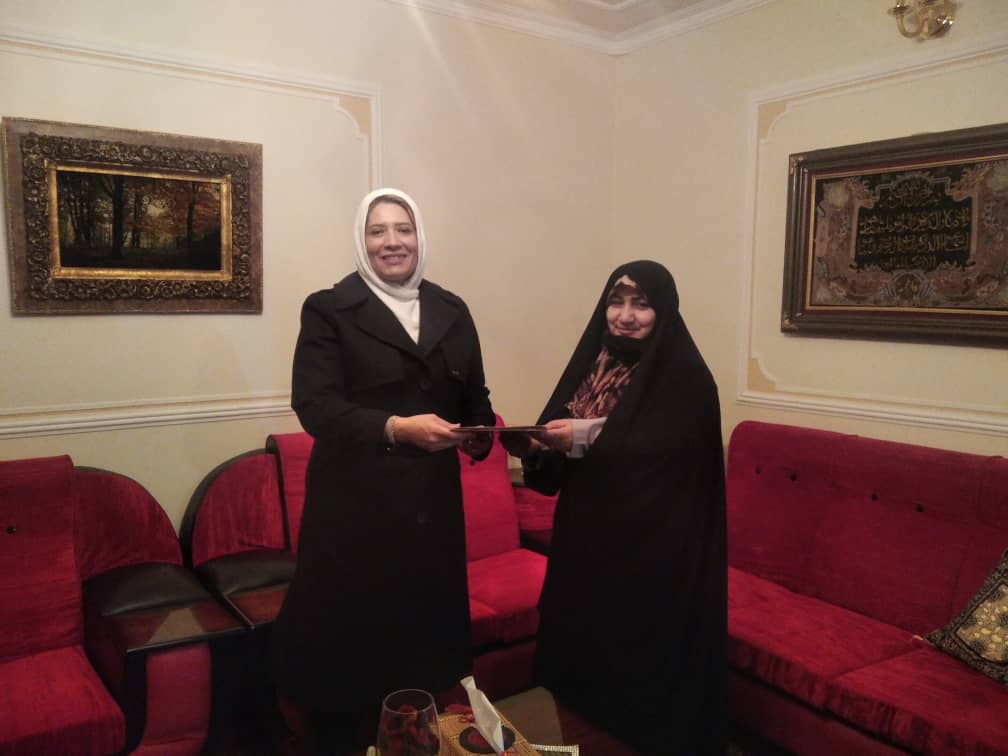 پیشنهاد وسوسه‌انگیز کشورهای خارجی را نپذیرفتم