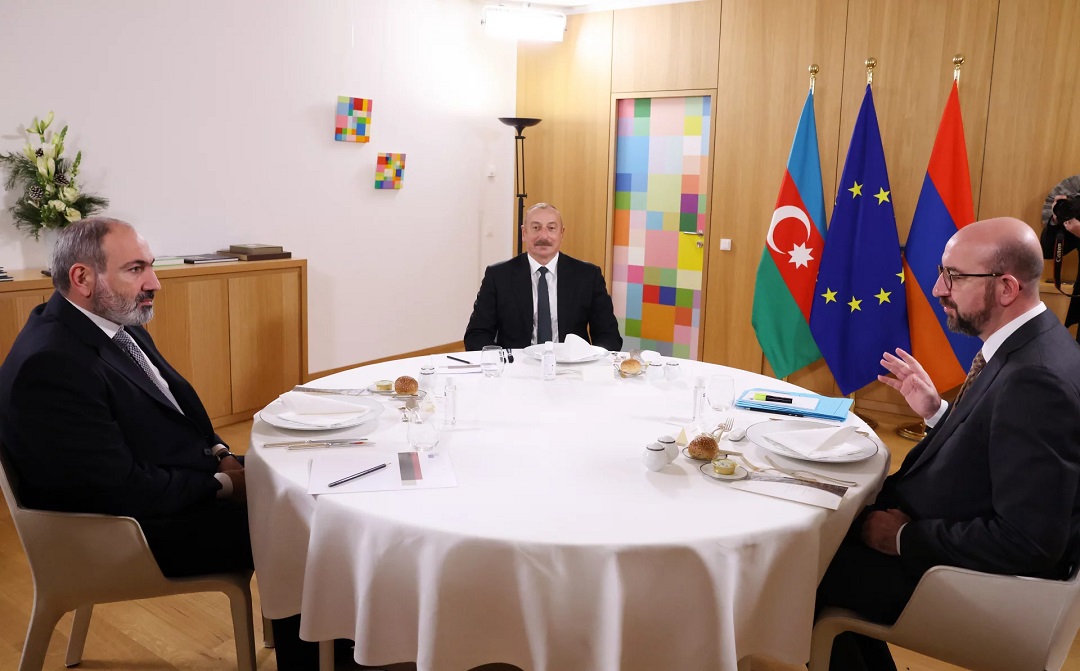 نگاهی به کدهای دیدار علی‌اف و پاشینیان