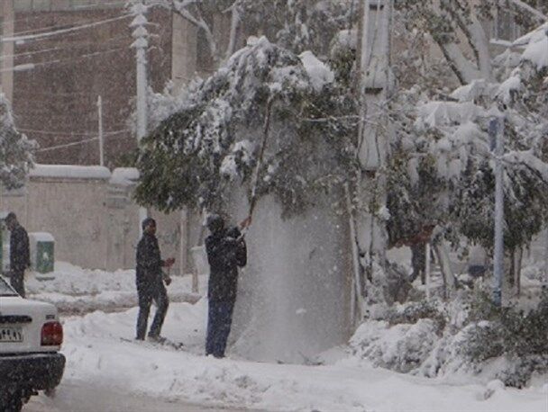 شهردار هشترود مشارکت شهروندان در برف‌روبی معابر را خواستار شد