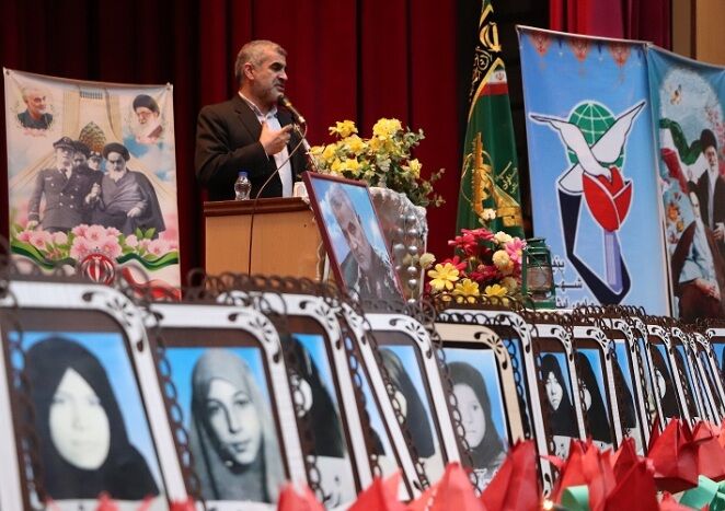 دشمن در تلاش است تا بگوید جنگ هشت ساله ما به خاطر اختلافات مرزی با عراق بوده!/ توسعه و عدالت در کشور شتاب گرفته است