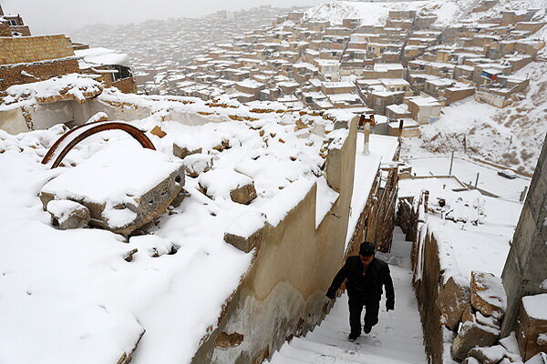 ساکنان حاشیه نشین مناطق پُرخطر تبریز باید جابجا شوند