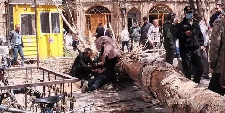 یک کشته و ۶ مصدوم تلفات طوفان در آذربایجان‌شرقی