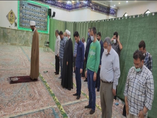 رئیس قوه قضاییه نماز ظهر و عصر امروز را در میان مردم جنوب تهران به جا آورد/ گفتگوی چهره به چهره حجت‌الاسلام والمسلمین محسنی اژه‌ای با مردم روزه‌دار و نمازگزار مسجد رضوی