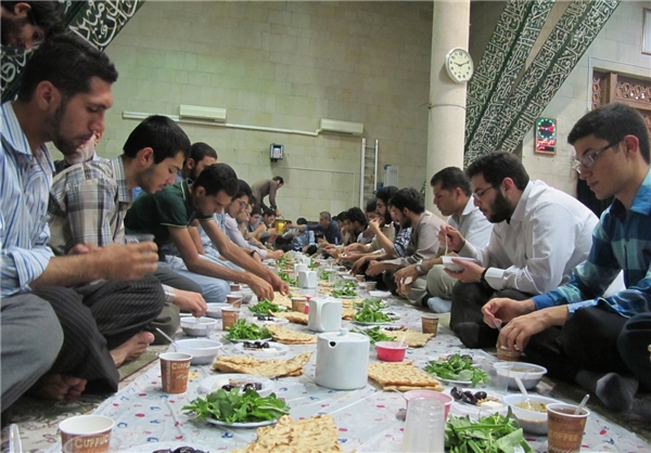 از شب‌خوانی سحر در کوچه‌ها تا مراسم آشتی‌کنان کهن در ماه مبارک رمضان