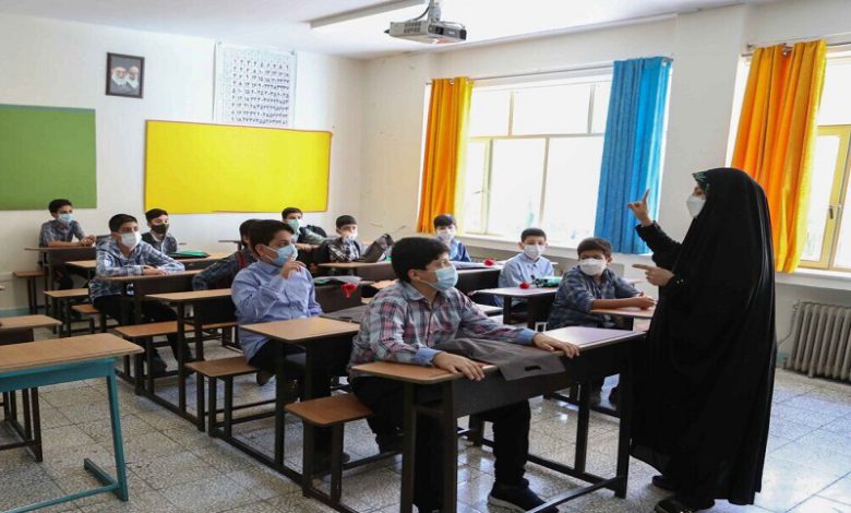 از کلاس‌های 40 نفره تا سرویس‌های گران/ دانش آموزان ابتدایی از مدارس فراری‌اند