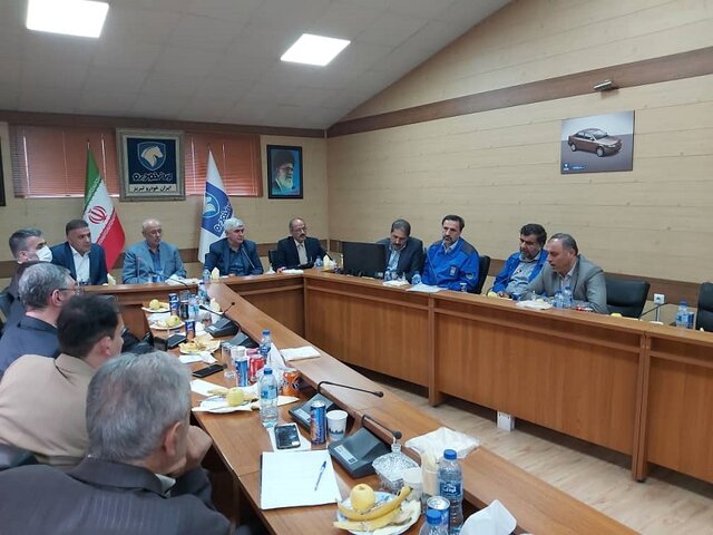 مردم خواستار تحول اساسی در صنعت خودروسازی و قطعه‌سازی هستند