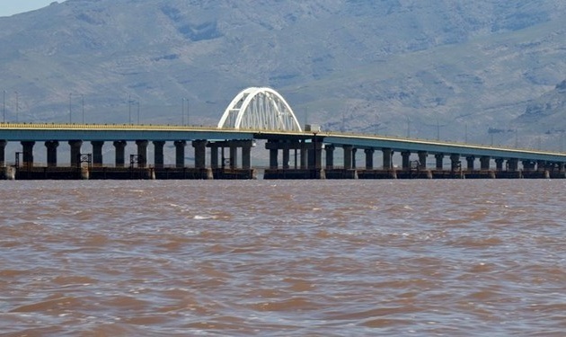 آیا طرح های احیای دریاچه ارومیه متوقف شده است؟