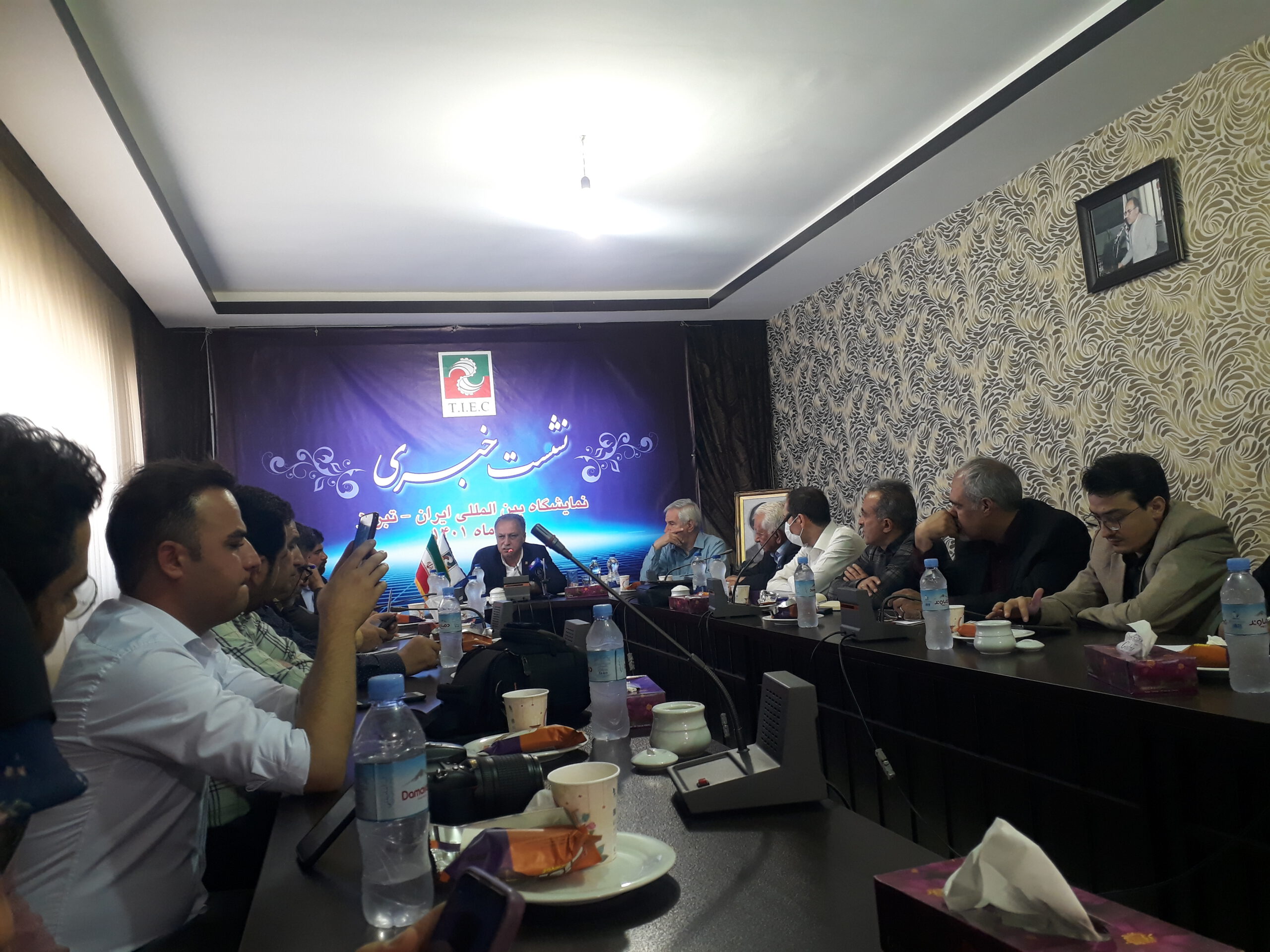 ادعای شهرداری و راه و شهرسازی بر سر مالکیت نمایشگاه/ سنگ اندازی بر سر راه برپایی نمایشگاه خارجی