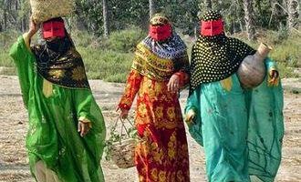 پوشش بانوان جنوب؛ تلفیقی از هنر و نقش و نگارها/ ساختار کامل البسه بندری قابلیت ترویج جهانی دارد