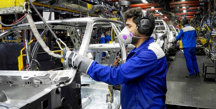 تا کی قرار است خودروهای ایران‌خودرو تبریز با تریلی منتقل شده و ما تنها پیچ‌های آن را ببندیم؟!