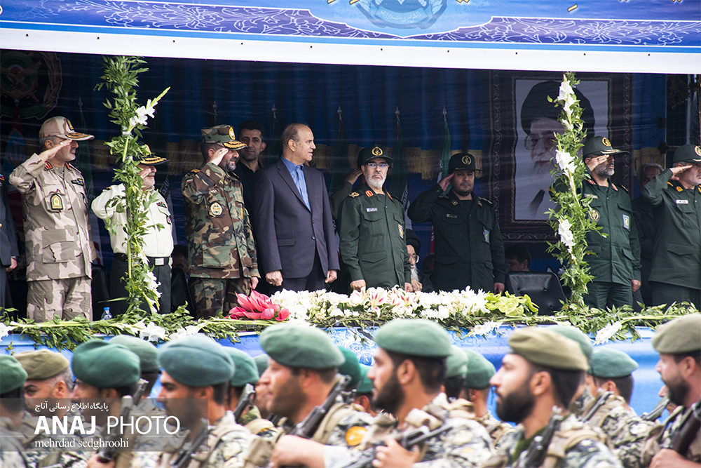 رژه حافظان خاک وطن به مناسبت هفته دفاع مقدس