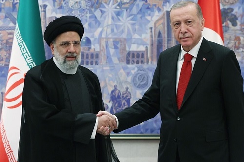 تاکید رئیسی بر غیرقابل قبول بودن تغییر در مرزهای بین‌المللی در دیدار با اردوغان