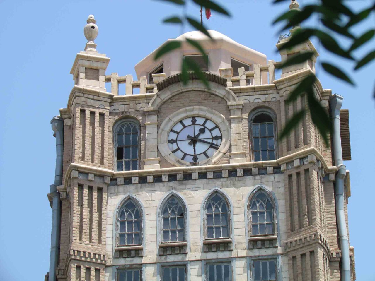 ترک عمارت ساعت توسط شورا، اردیهشت 1402!؟