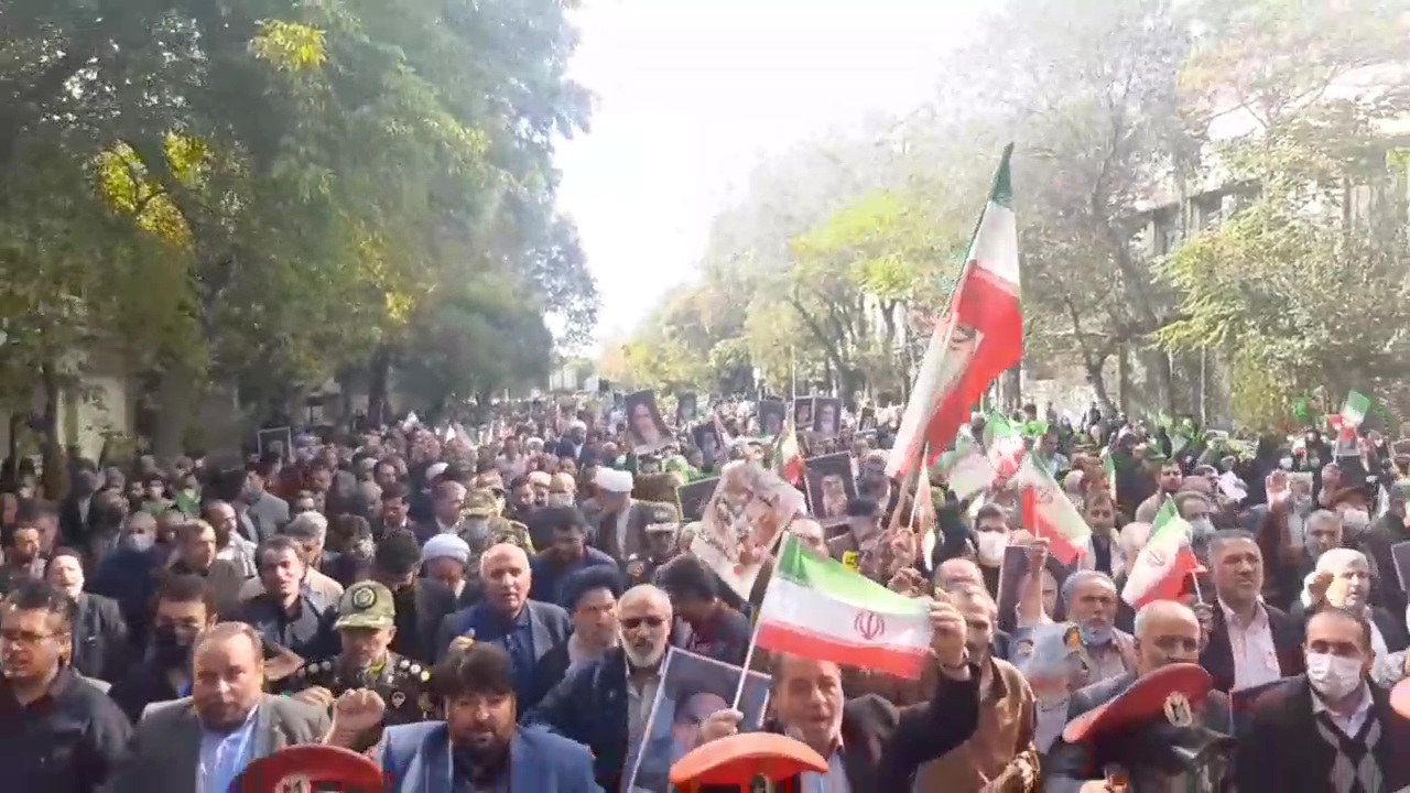 مردم تبریز، در محکومیت حمله تروریستی شاهچراغ شیراز قطعنامه‌ای قرائت کردند