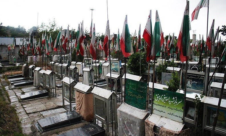 سرقت ویترین شهدا مربوط به آرامستان بقاییه بود/ ویترین‌ها ظرف یک هفته ترمیم شدند