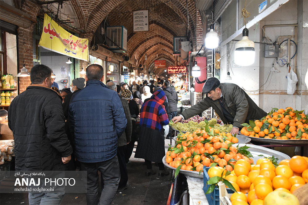 بازار میوه در آستانه ی شب یلدا