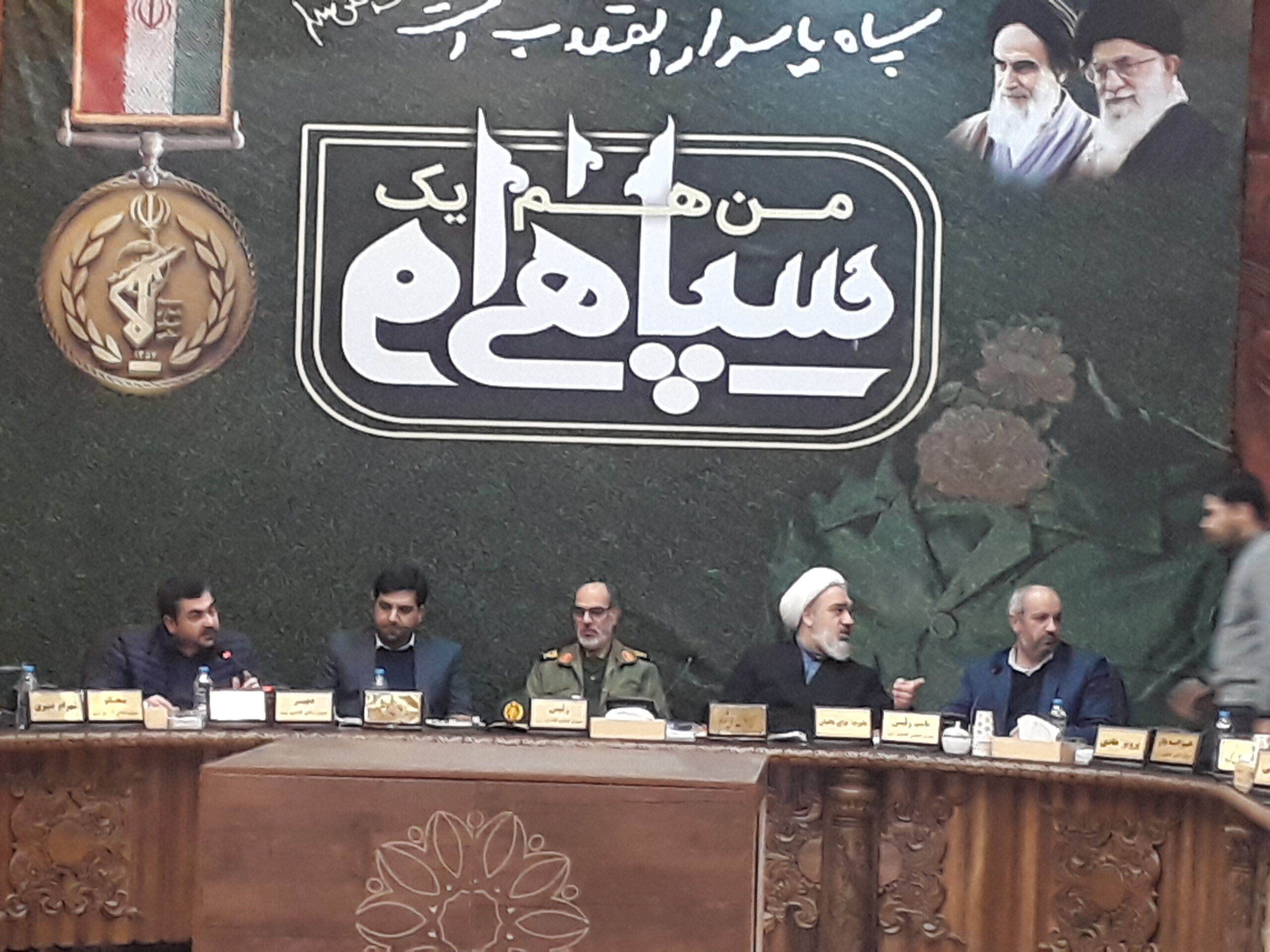 دشمن از سر استیصال دست به تحریم سپاه می‌زند/سپاه همیشه خادم مردم بوده است