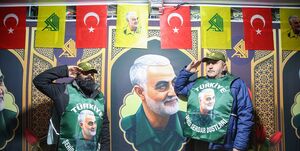 عهد دوباره جوانان ترکیه‌ با حاج‌قاسم+ عکس