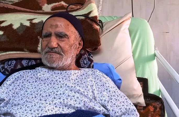 استاد کریمی فوت نشده، در بیمارستان امیرالمومنین (ع) مراغه بستری است