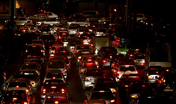 گرهِ کور ترافیکی در محدوده نصف راه تبریز/ خودروها مقصرند یا مجتمع‌های تجاری؟!