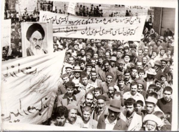تصاویر آرشیوی دیده نشده؛ تظاهرات مردم سراب در سال‌های انقلاب