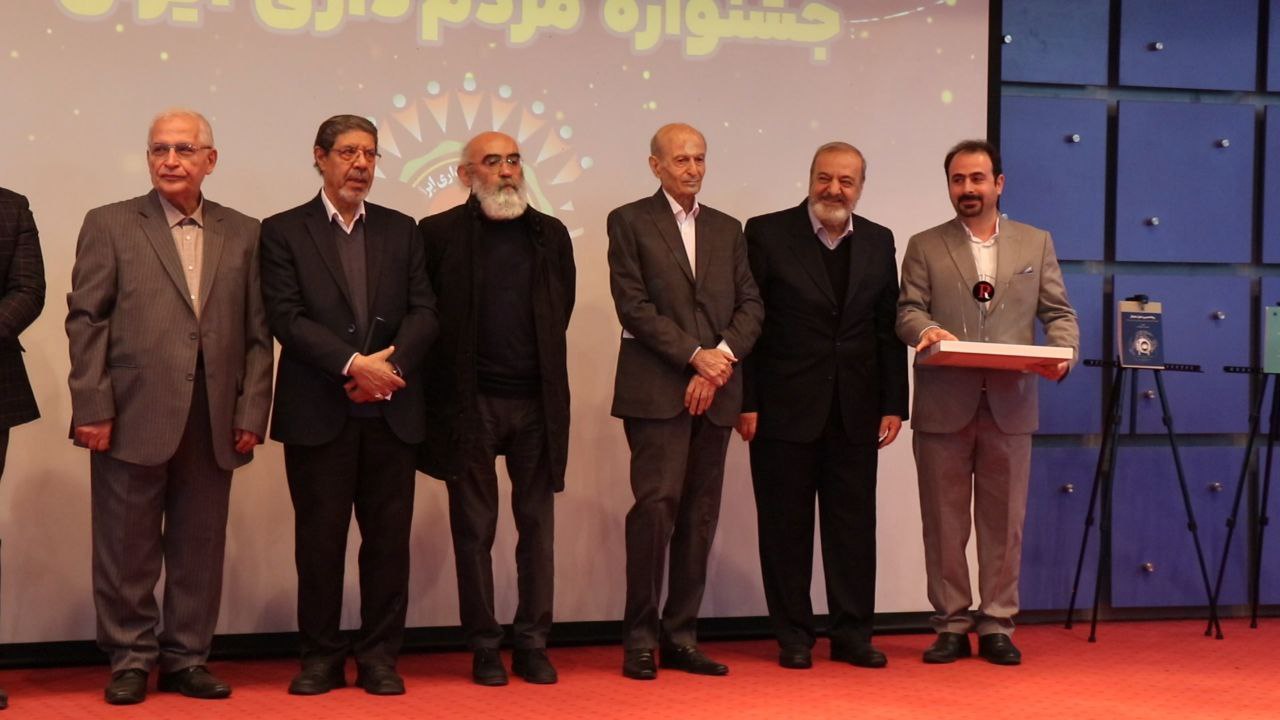 اهدای «جایزه ملی خلاقیت» روابط عمومی به رئیس انجمن روابط عمومی آذربایجان شرقی