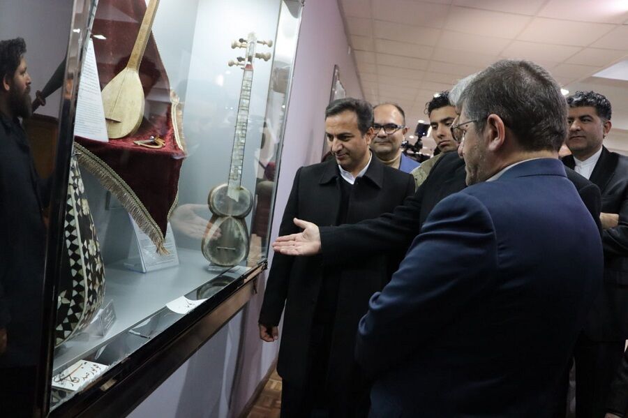 نمایشگاه موسیقی «تایسیزلار» در موزه آذربایجان گشایش یافت