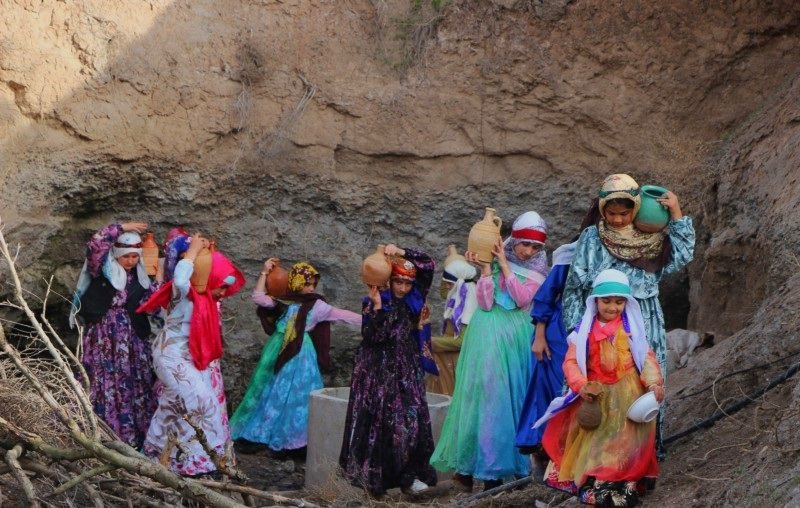 از «قورشاخ ساللاماخ» تا «چرشنبه ننه»/ دلیل اعتقاد مردم آذربایجان به صحبت از خوشی‌ها چیست؟