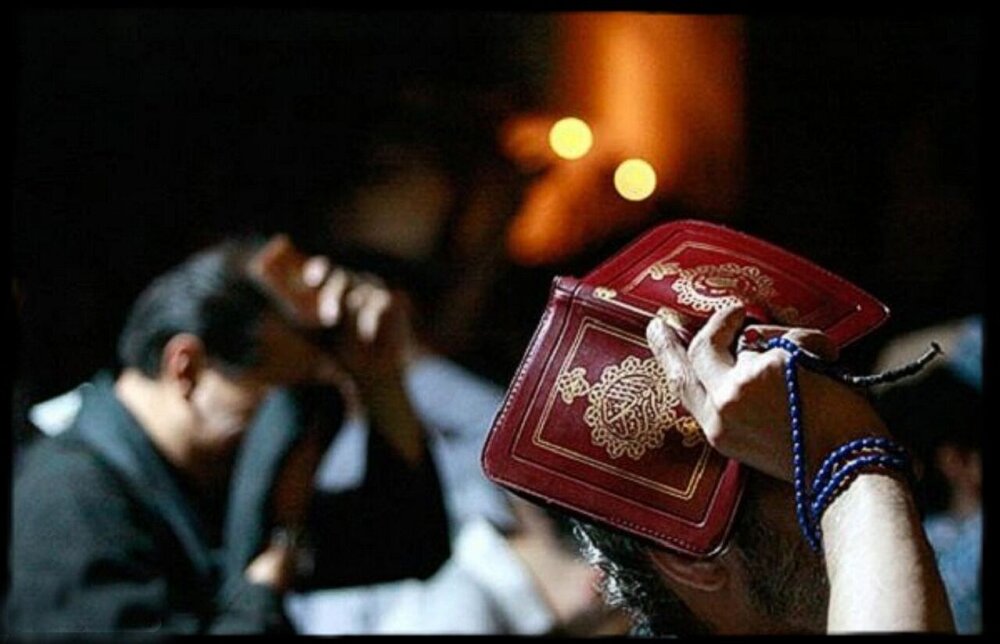 نکند غفلت کنی و تاریک بمانی!